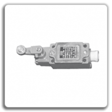 Encased limit switch with lever and role, fixed length